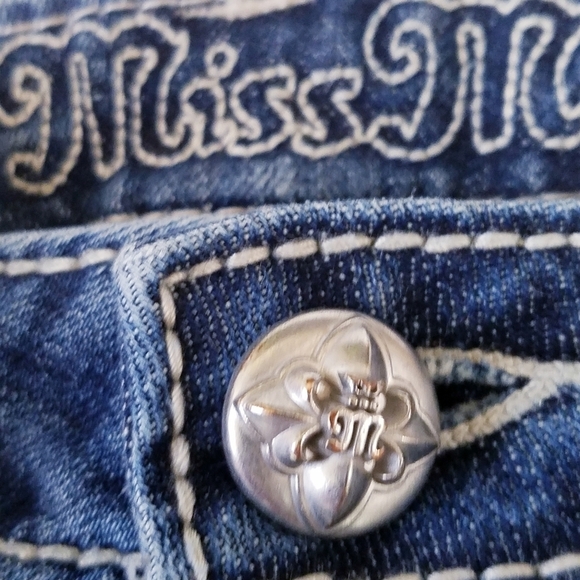 🌸 Miss Me | Mid rise Denim Shorts 27 - Picture 9 of 9